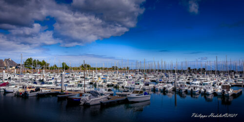 Vue panoramique de Saint-Vaast-la-Hougue et ses sites culturels